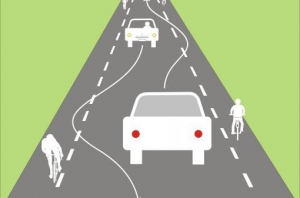 Chauss&eacute;e &agrave; voie centrale banalis&eacute;e