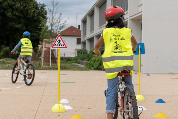 Apprentissage du vélo à l’école : tour d’horizon des initiatives internationales
