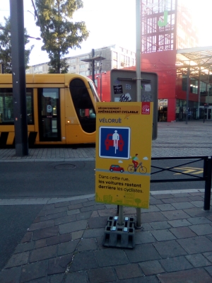 Coronapiste Est-Ouest - V&eacute;lorue &agrave; Mulhouse Av. Kennedy