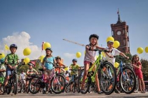 Le Kidical Mass une v&eacute;lorution des enfants un &eacute;v&eacute;nement exemplaire &agrave; Cologne.