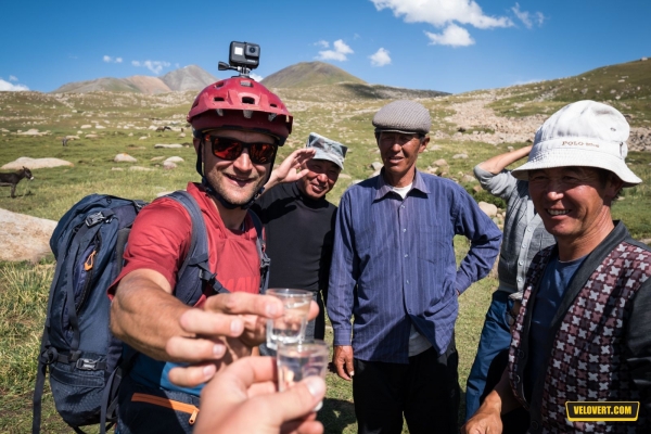 L&#039;aventurier Fred HORNY périple au Kirghizistan ....c&#039;est où...dans le Mag Vélo-Vert (Nov-Déc)