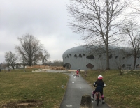 Premier tour de roue à l'école de vélo