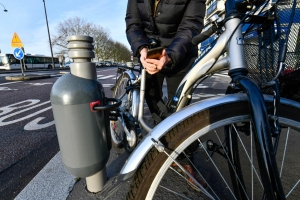 Dispositif de stationnement v&eacute;lo s&eacute;curis&eacute; "Sharelock"