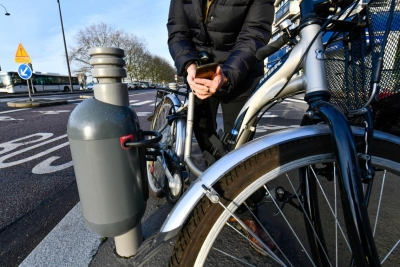 Dispositif de stationnement v&eacute;lo s&eacute;curis&eacute; "Sharelock"