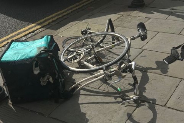 Mulhouse / Accident d&#039;un livreur à vélo Deliveroo