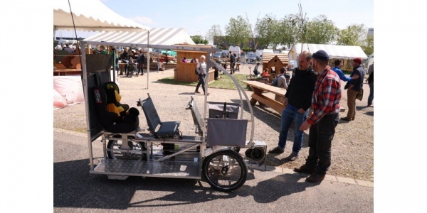 Vhélio le véhicule mobilité alternative testé  à la &quot; Foire Eco Bio de Colmar&quot;