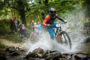 Nicolas Lau &amp; J&eacute;rome Cl&eacute;mentz dans le Top Five  des Enduros World Series 2016