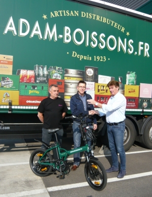 Adam boissons s'&eacute;quipe de v&eacute;los &eacute;lectriques