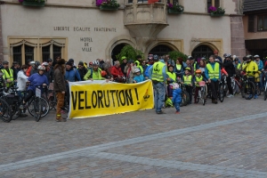 V&eacute;lorution et Forum Social dans le Florival